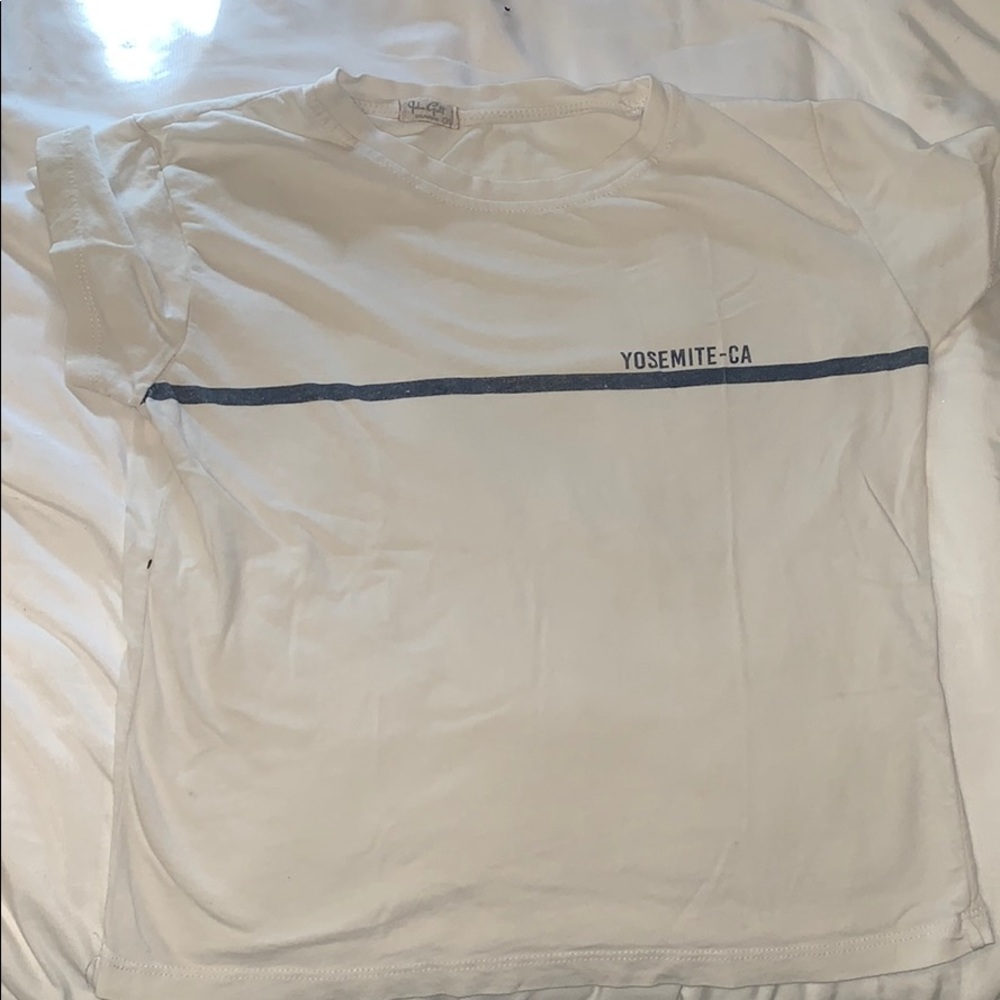 BRANDY MELVILLE yosemite shortsleeve